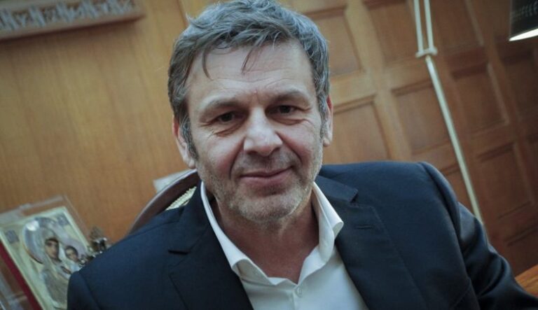 Απόστολος Γκλέτσος: Σπάνια εμφάνιση με τη ξανθιά καλλονή σύντροφό του, Ιζαμπέλα Αρβανίτη