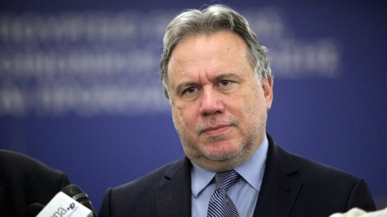 ΣΥΡΙΖΑ: «Εμείς θα στέλναμε μόνο ανθρωπιστική βοήθεια, όχι πολεμικό υλικό στην Ουκρανία», λέει ο Κατρούγκαλος