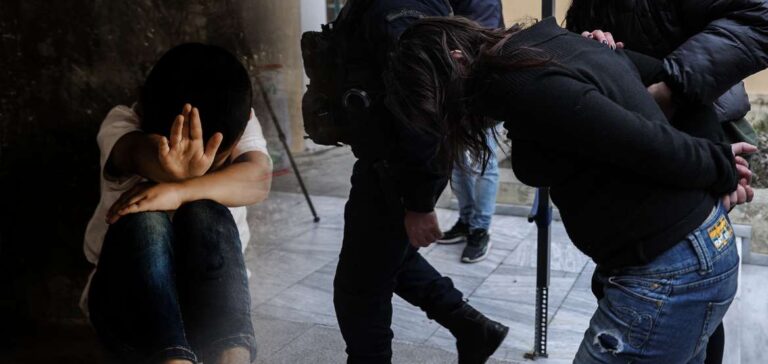 Εσπασαν τα χέρια του Αντρέα σε ένα τραπέζι πριν τον σκοτώσουν – Ανατριχιαστικά στοιχεία για τη δολοφονία στην Κυψέλη