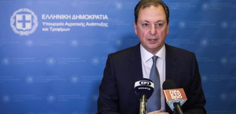 Παραιτήθηκε ο υπουργός Αγροτικής Ανάπτυξης Σπήλιος Λιβανός