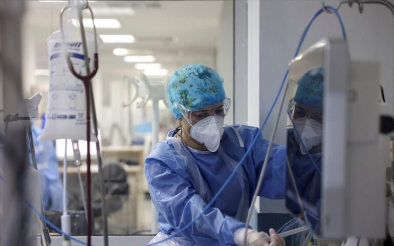 Κορονοϊός: Άρση μέτρων στο τραπέζι με το «βλέμμα» στο Πάσχα
