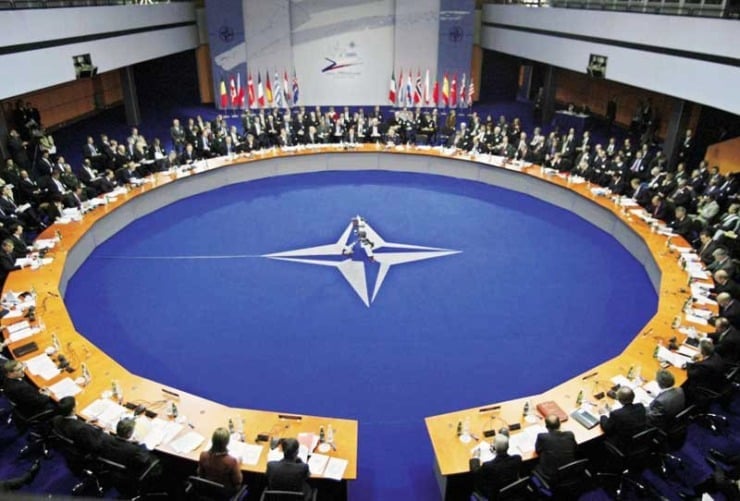 ΝΑΤΟ: «Καλούμε τη Ρωσία να αποσύρει τον στρατό της από την Ουκρανία αλλιώς θα πληρώσει βαρύ τίμημα»