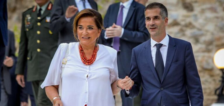 Κώστας Μπακογιάννης για παγκόσμια ημέρα κατά του καρκίνου: «Μάνα, σας θαυμάζουμε»