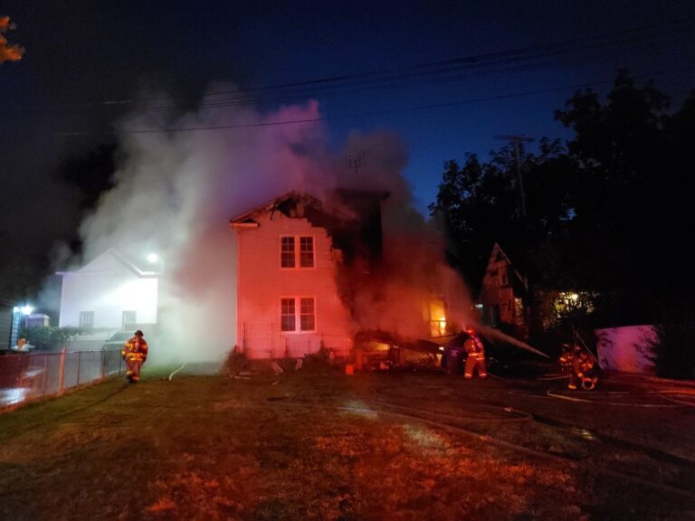 Πάτρα: Ξυλοκόπησε άγρια τη γυναίκα του κι έβαλε φωτιά στο σπίτι ενώ ήταν μέσα το παιδί τους