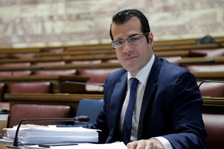 Θετικός στον κορωνοϊό ο υπουργός Υγείας Θάνος Πλεύρης