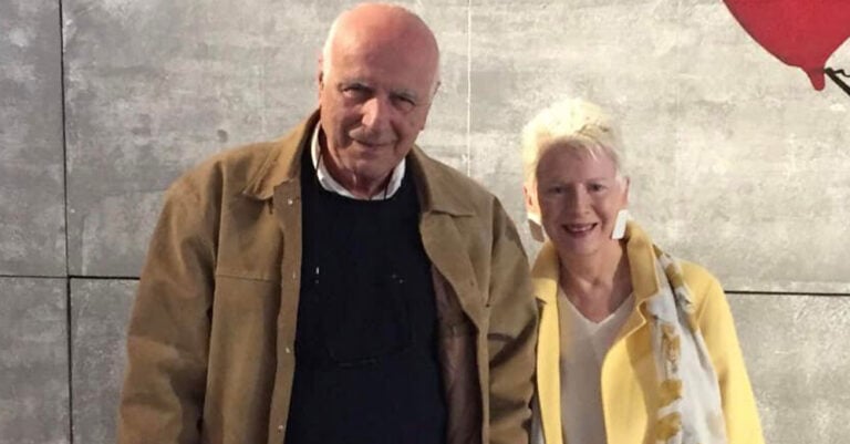 «Τριάντα χρόνια μετά, τα δυο μας χέρια ειναι ακόμα ενωμένα. Και θα είναι ενωμένα μέχρι το τέλος»