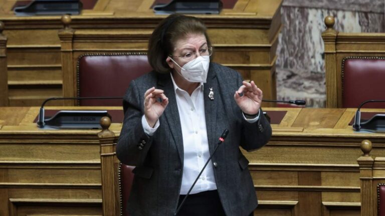 Ο μεταφραστής του Ελύτη και του Σολωμού στη Ρωσία ξεσπά κατά της Λίνας Μενδώνη