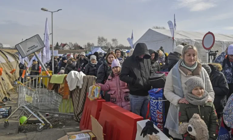 Καμπανάκι από τους ειδικούς: Φόβοι για έξαρση της πανδημίας λόγω πολέμου