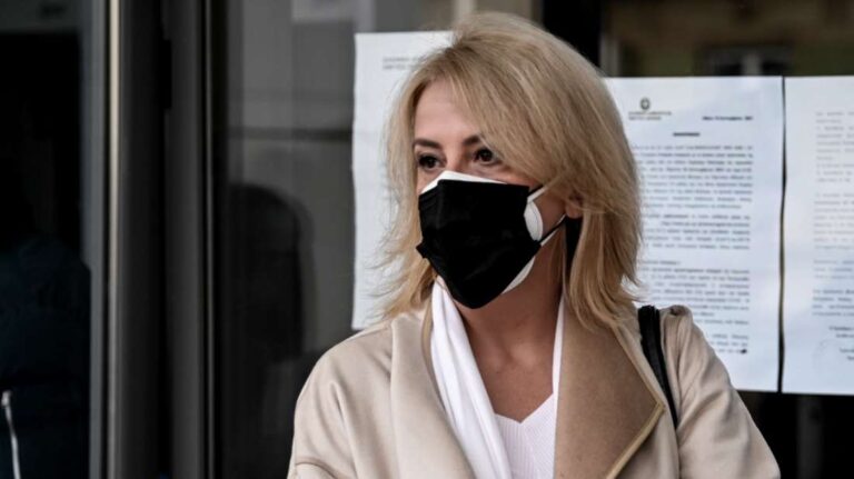 Μάνδρα: Την ενοχή της Ρένας Δούρου πρότεινε ο Εισαγγελέας για τις φονικές πλημμύρες