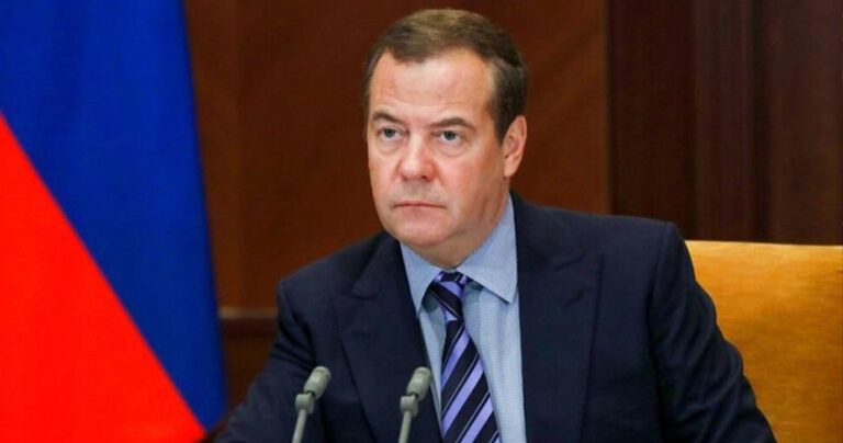 Ουκρανία: Ο Μεντβέντεφ απειλεί ευθέως με πόλεμο τη Γαλλία