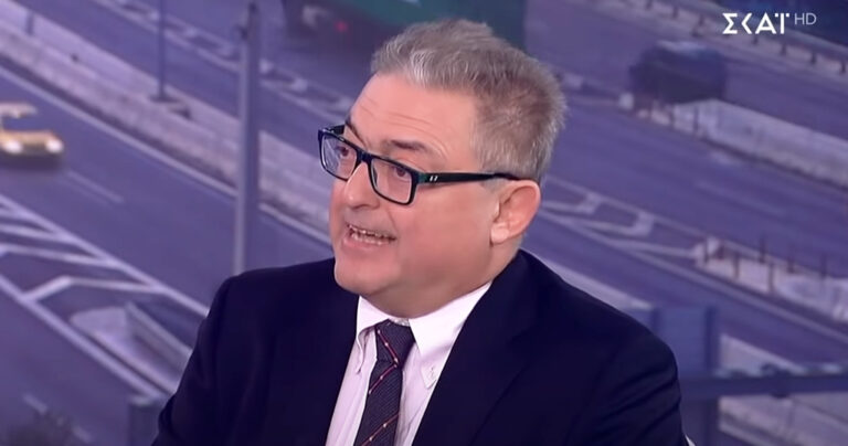 Βασιλακόπουλος: «Δεν έχει λογική να μπουν ανεμβολίαστοι σε εσωτερικούς χώρους»