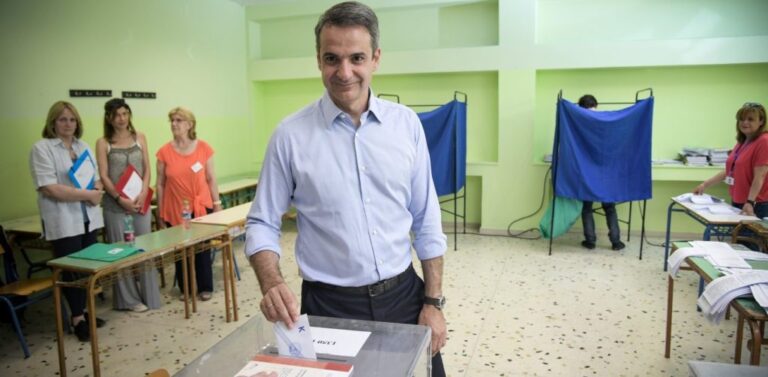 Εκλογές το Μάιο: Στην παρέλαση η απόφαση Μητσοτάκη -Τι περιμένει