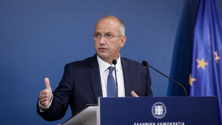 Οικονόμου: «Θα συνεχίζουμε να στηρίζουμε νοικοκυριά και επιχειρήσεις για όσο καιρό χρειαστεί»