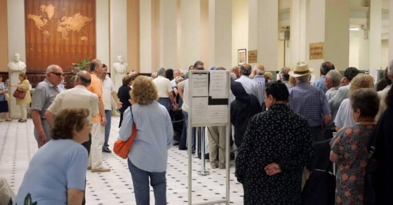 Φτωχοποίηση των συνταξιούχων στην Ελλάδα