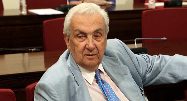 Πέθανε ο Δημήτρης Κοντομηνάς – Η μυθική διαδρομή του ανθρώπου που λάτρεψε τη ζωή