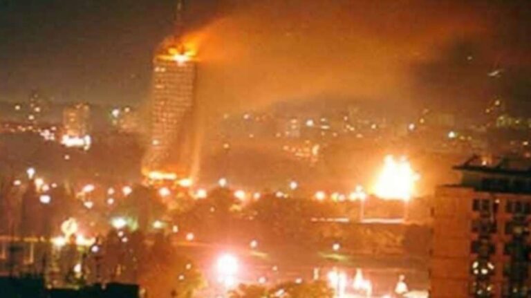 Σαν σήμερα, 24 Μαρτίου, το ΝΑΤΟ ξεκινάει να βομβαρδίζει τη Γιουγκοσλαβία