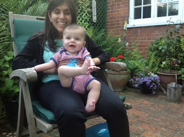 tyfli mama exomologeitai den vlepo ta paidia moy alla ta aggizo ta niotho ta myrizo