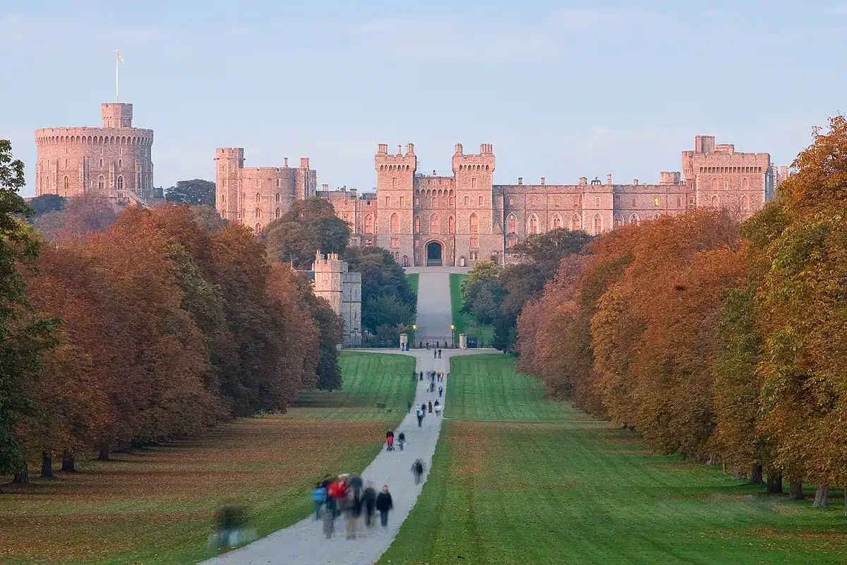 windsor castle at sunset nov 2006.jpg