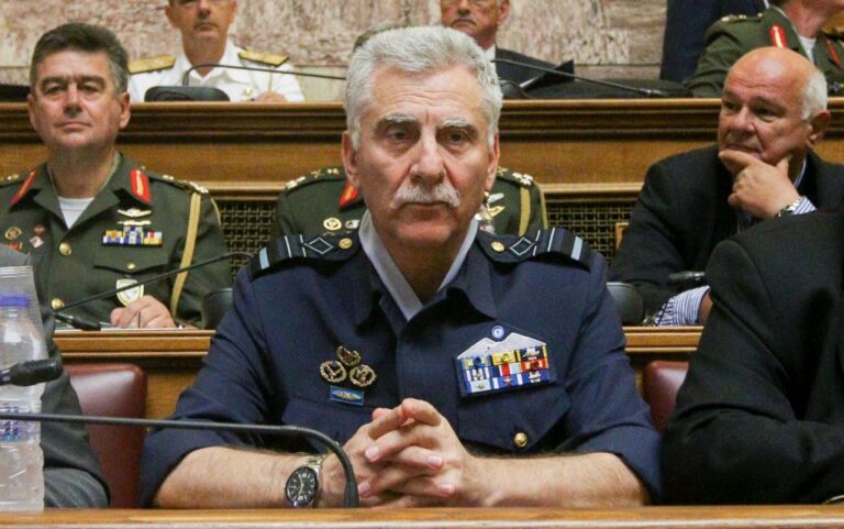 Eπίτιμος αρχηγός ΓΕΕΘΑ Χ. Χριστοδούλου: «Η Ελλάδα δεν έπρεπε να εμπλακεί με όπλα στην Ουκρανία»