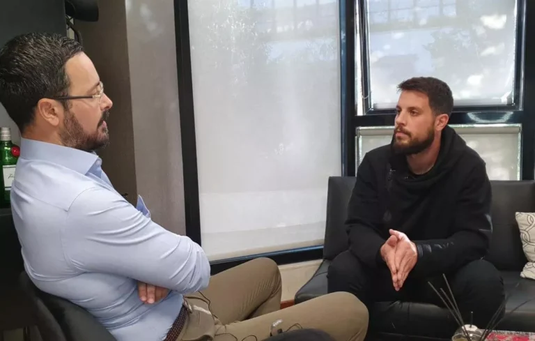ΜΠΑΜ από Κουσουλό: Βρήκε τον «εξαφανισμένο» πατέρα, Μάνο Δασκαλάκη
