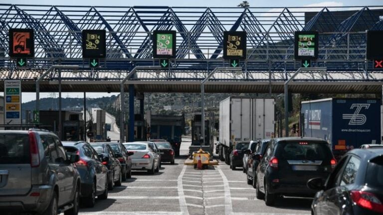 Χωρίς επίδομα βενζίνης η έξοδος και επιστροφή των εκδρομέων το Πάσχα, λέει τώρα η κυβέρνηση