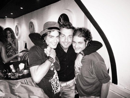 dionysis schoinas i agnosti oikogeneiaki tpagodia kai o xafnikos thanatos toy aderfoy toy poy ton dielyse 1