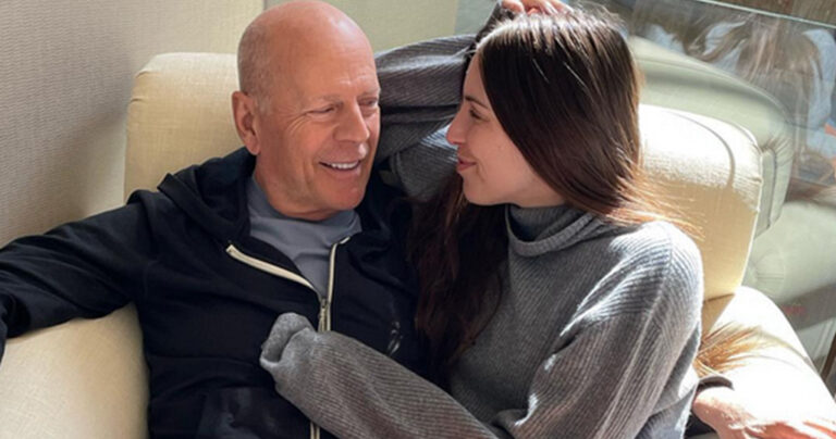 Συγκινεί η κόρη του Μπρους Γουίλις που πάσχει από αφασία: Η φωτογραφία με τον μπαμπά της