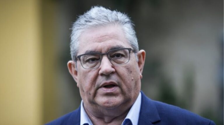 Κουτσούμπας: «Είμαστε περήφανοι που τα έδρανα του ΚΚΕ ήταν άδεια όταν μιλούσε ο Ζελένσκι»