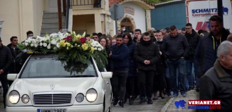 Σκηνές αρχαίας τραγωδίας στην κηδεία της 14χρονης Χριστίνας – Ντυμένη νύφη με στεφάνι στα μαλλιά