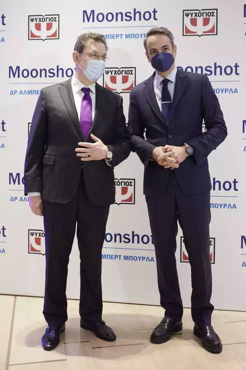 mitsotakis bourla in 0104 5 800x1200 1