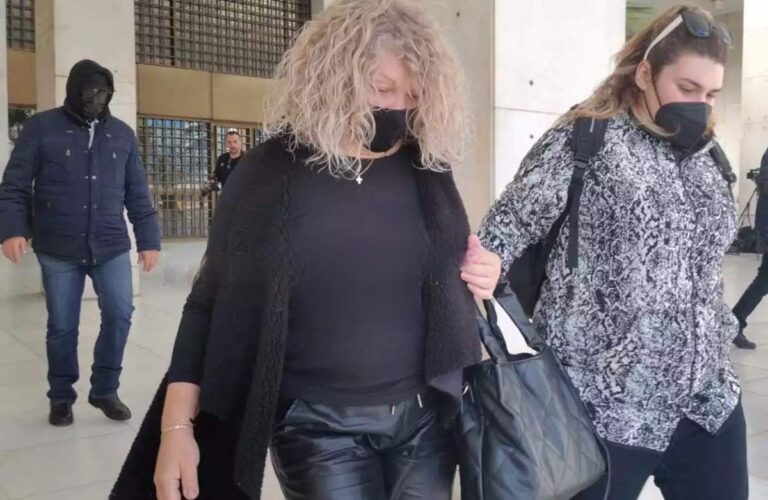 Θρίλερ στην Πάτρα – Αδερφή Ρούλας. «Φοβάται κάτι ο κύριος;»