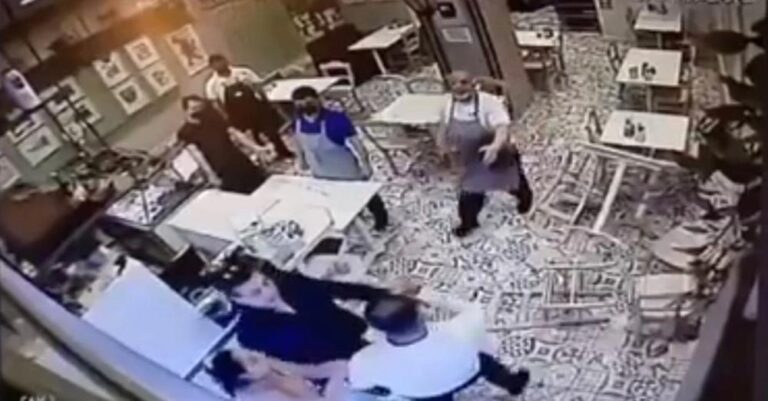 Διέλυσαν πατσατσίδικο γιατί δεν τους άφηναν να καθίσουν χωρίς πιστοποιητικά