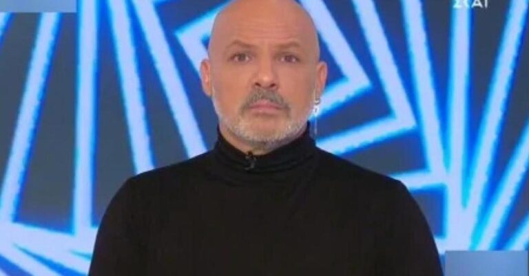 Μουτσινάς: «Η μητέρα μου πριν πεθάνει μου ζήτησε να μην εμβολιαστώ»