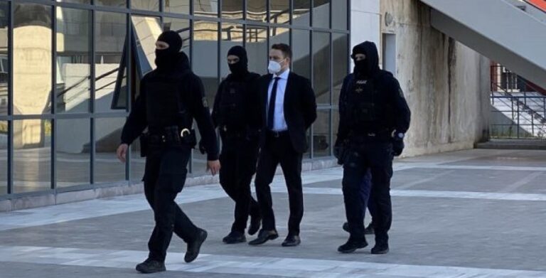 Μπάμπης Αναγνωστόπουλος: «Δεν είχα σκοπό να βλάψω την Καρολάιν» – Υποστηρίζει πως ήταν εν βρασμώ ψυχής