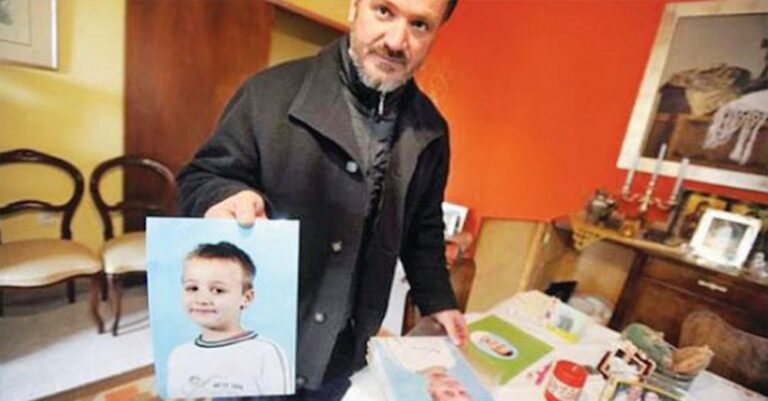 Ο πατέρας Διονύσιος δεν θα ξεχάσει την Ανάσταση του 2011 όταν ο 7χpονος γιος του χτυπńθnκε από φωτοβολiδα