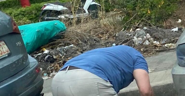 Έβγαλε το χαλί του στην Λεωφόρο Κηφισίας και προσευχήθηκε