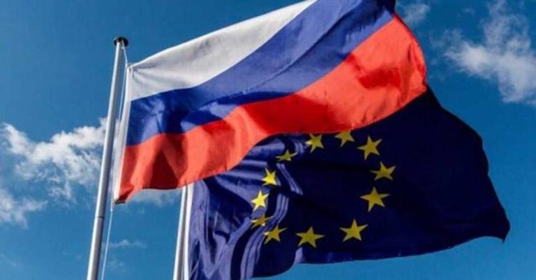 Economist: Η οικονομία της Ρωσίας αντέχει στις δυτικές κυρώσεις, ενώ αρνητικές επιπτώσεις υπάρχουν στην ΕΕ