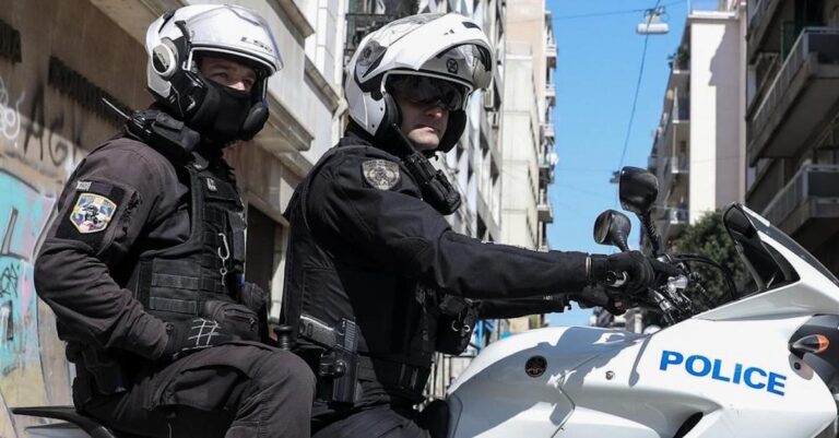Οι ήρωες της ΔΙ.ΑΣ – Συνόδευσαν έγκυο μητέρα που λιποθύμησε σε νοσοκομείο σε χρόνο ρεκόρ