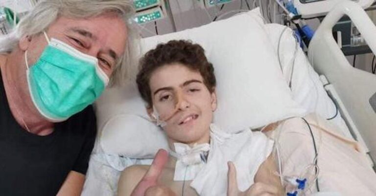 Φεύγει για Βερολίνο ο 15χρονος Γιάννης για μία ακόμη λεπτή επέμβαση ζωής