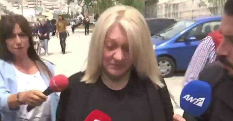 Θρίλερ στην Πάτρα – Με κλάματα βγήκε από τις φυλακές η μάνα της Ρούλας Πισπιρίγκου