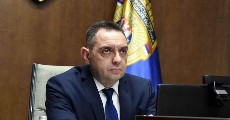Σέρβος Υπουργός Εσωτερικών: «Αυτοί που μας βομβάρδισαν δεν μπορούν να ζητούν να ενταχθούμε στις κυρώσεις κατά της Ρωσίας»
