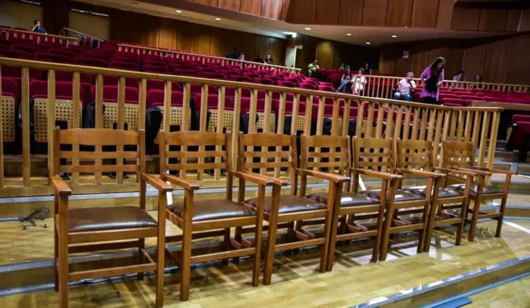 Aγρίνιο: Kαταδίκη 9 μαθητών για καταλήψεις σε σχολείο – Αντιδράσεις από γονείς, καθηγητές και τοπική κοινωνία