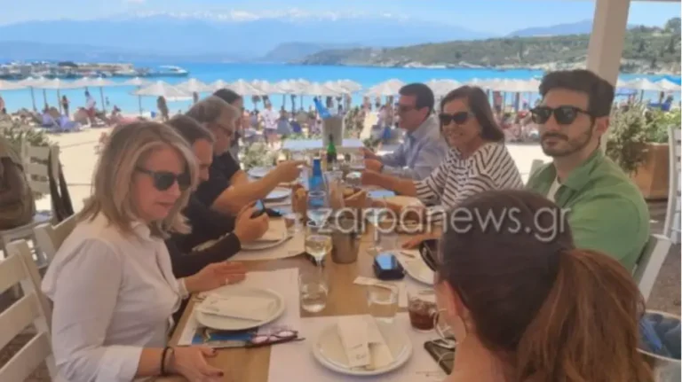 Μπακογιάννη – Βενιζέλος στο ίδιο τραπέζι για θαλασσινά στο Μαράθι Χανίων
