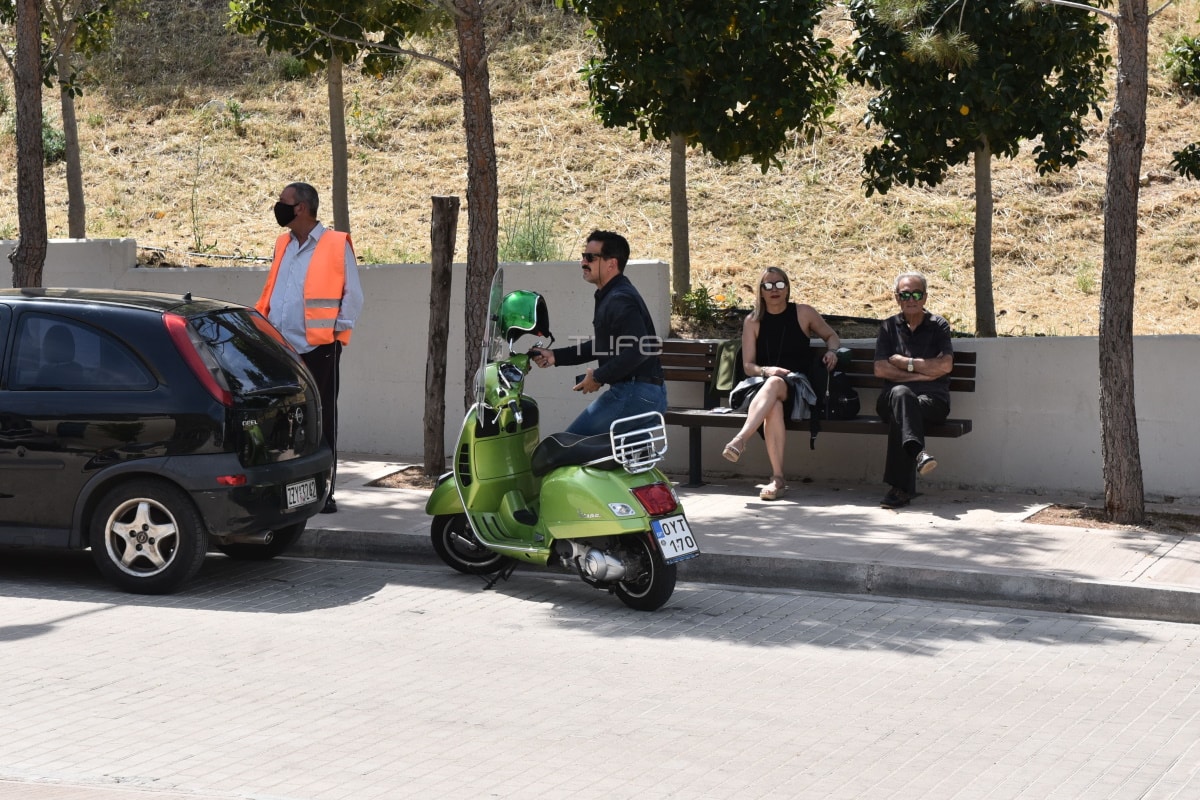 Κηδεία Δάκη: Σε κλίμα βαθιάς συγκίνησης το τελευταίο «αντίο» στον τραγουδιστή 16 kideia
