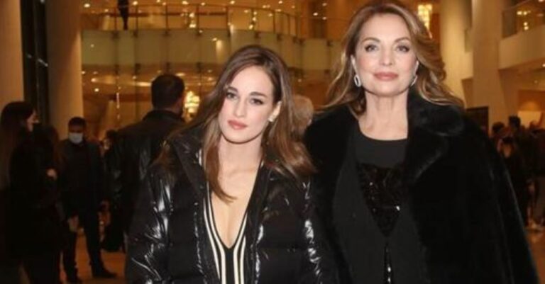 Άντζελα Γκερέκου: Για καφέ στο σπίτι της κόρης της με θέα την Ακρόπολη