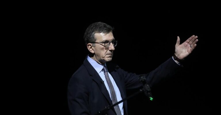 Έκρηξη από γκαζάκια έξω από το σπίτι του Άρη Πορτοσάλτε