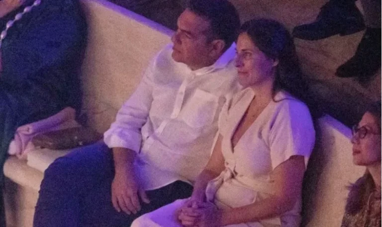 Στο Ηρώδειο ο Αλέξης Τσίπρας με τη σύζυγό του – Η εντυπωσιακή εμφάνιση της Μπαζιάνα