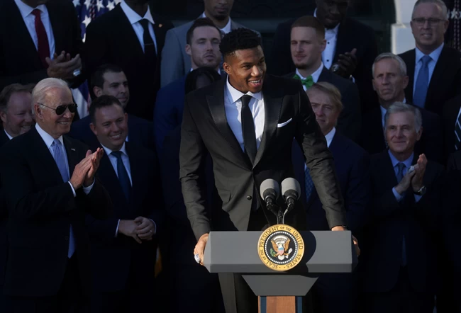 ΑΝΤΕΤΟΚΟΥΝΜΠΟ