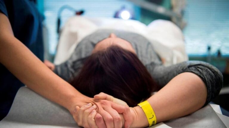 Παγκόσμιο σοκ: Απαγορεύτηκαν οι αμβλώσεις στις ΗΠΑ