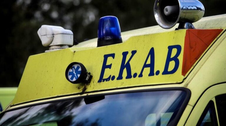 Σοκ στα Βόρεια Προάστια: Νεαρός ανέβηκε σε μπαλκόνι εμπορικού κέντρου και βούτηξε στο κενό